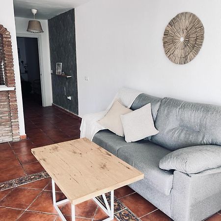 ベナルマデナApartamento Pueblo Evitaアパートメント エクステリア 写真
