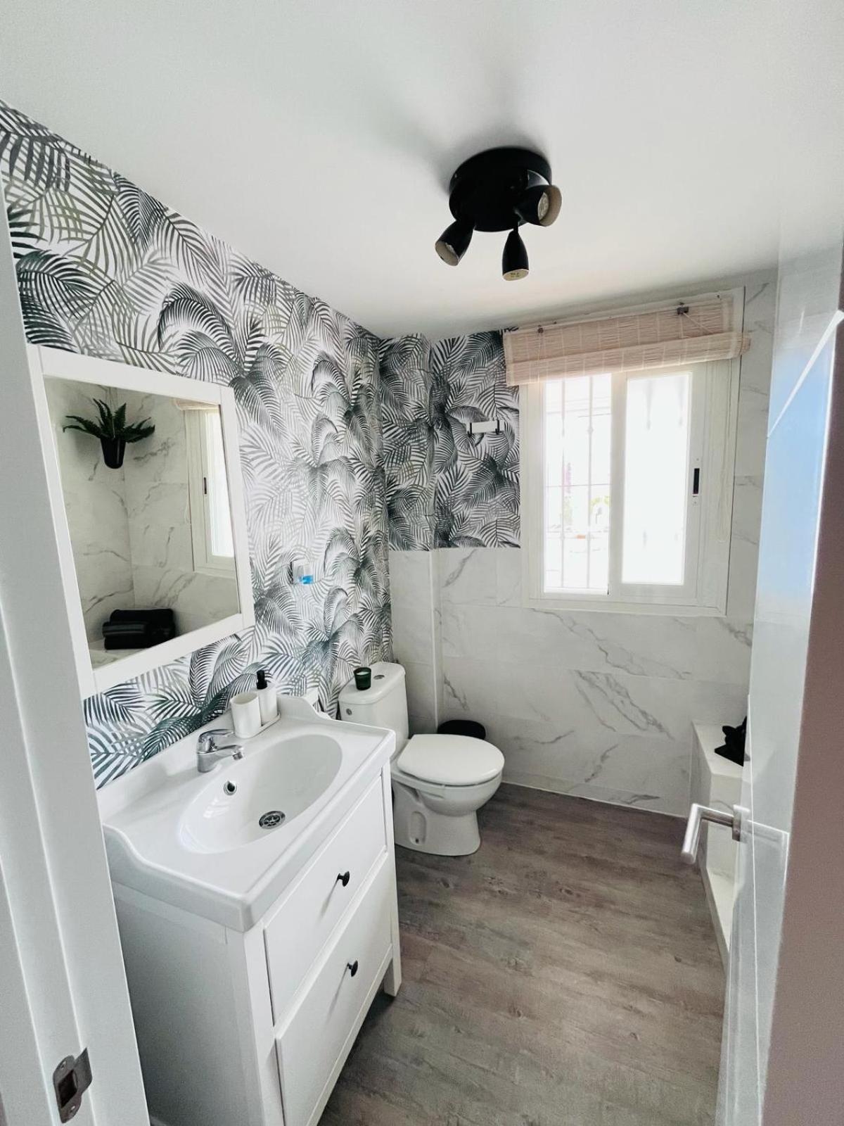 ベナルマデナApartamento Pueblo Evitaアパートメント エクステリア 写真